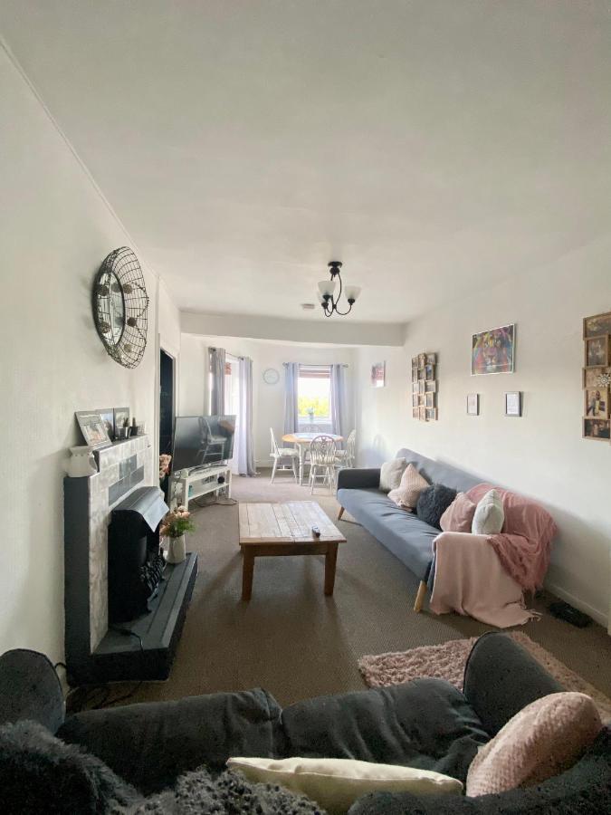 One Bedroom Flat Central *