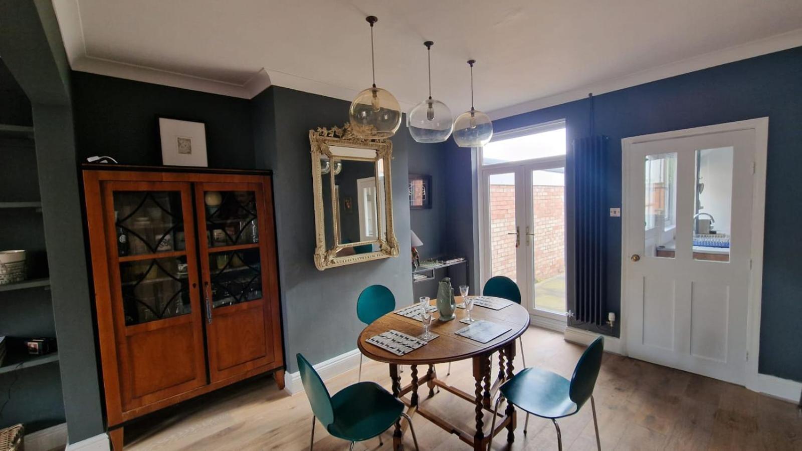 2 Bed Character House Contractors Welcome Holiday home Stamford