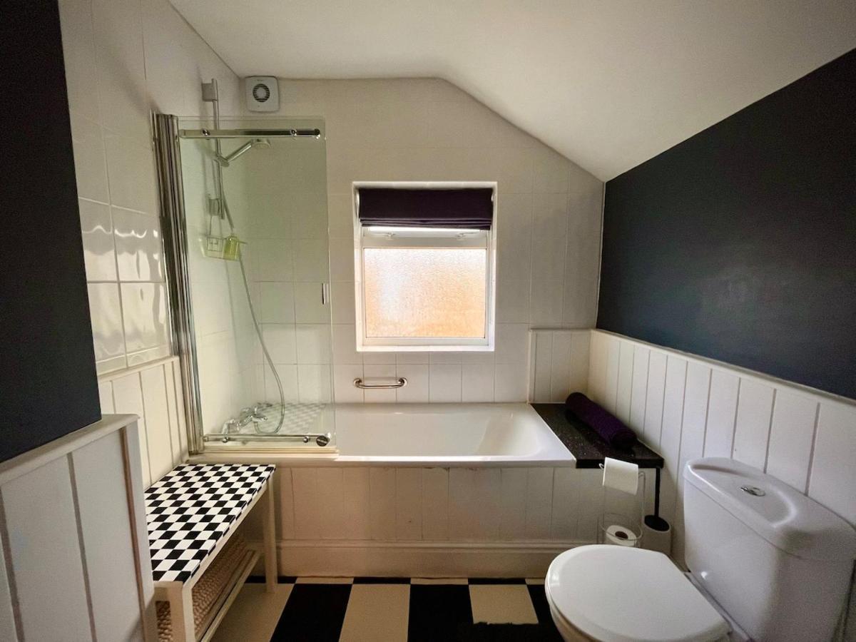 Holiday home Hidden Gem In With Parking Stamford