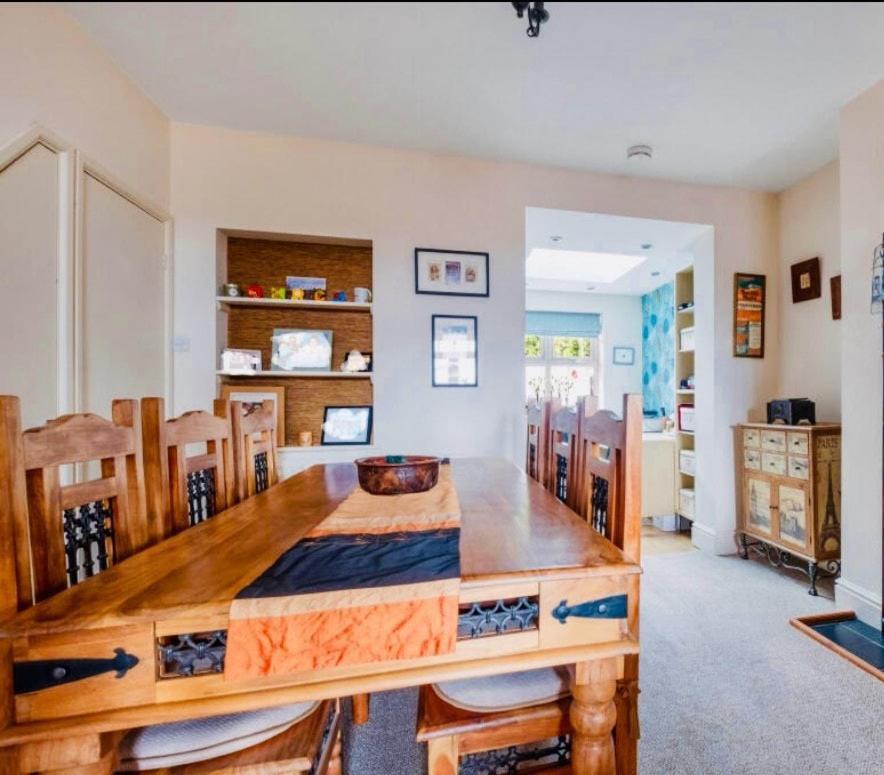 Hidden Gem In With Parking Holiday home
