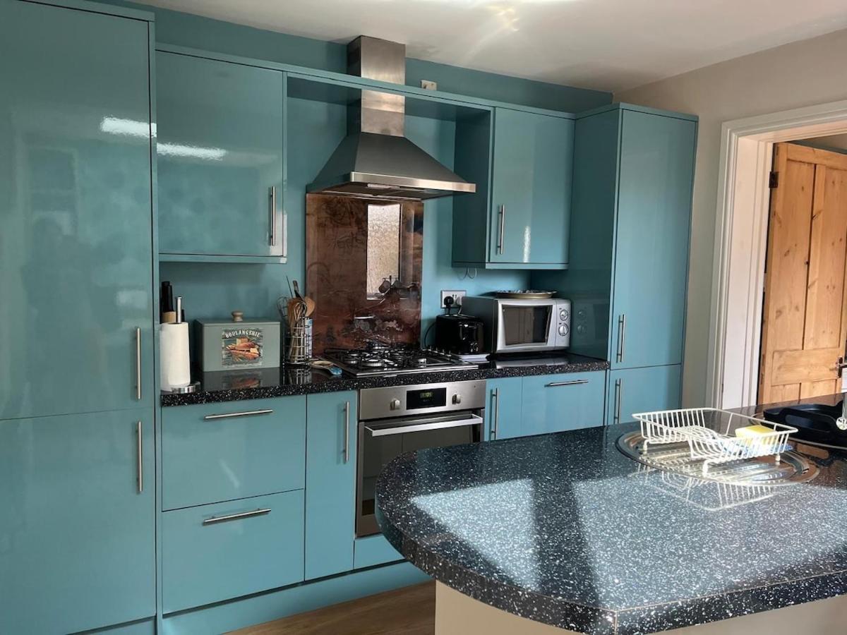 Holiday home Hidden Gem In With Parking