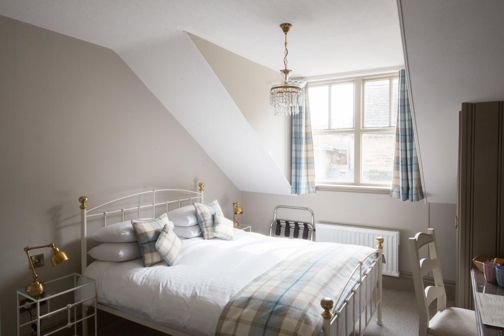 Crown 4* Stamford