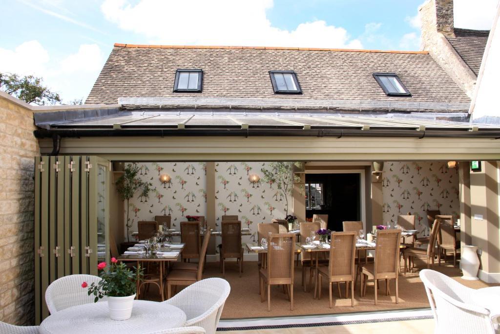 Country house The Exeter Arms *