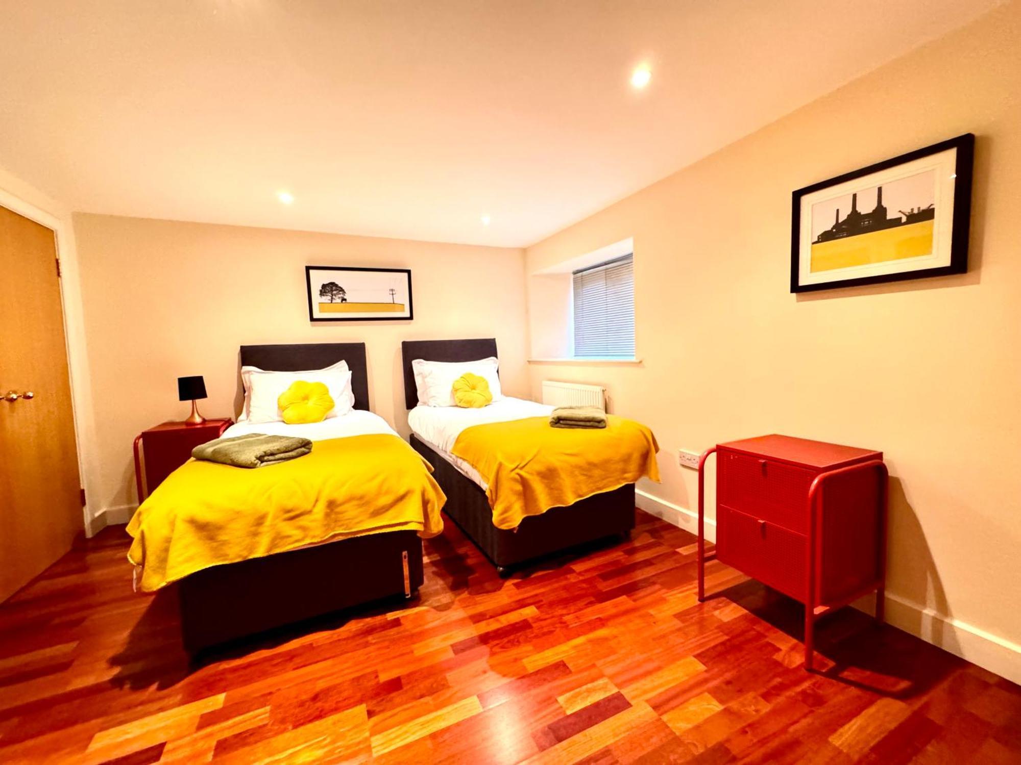 Holiday home Spacious And Refreshing 3-4 Bed House! *