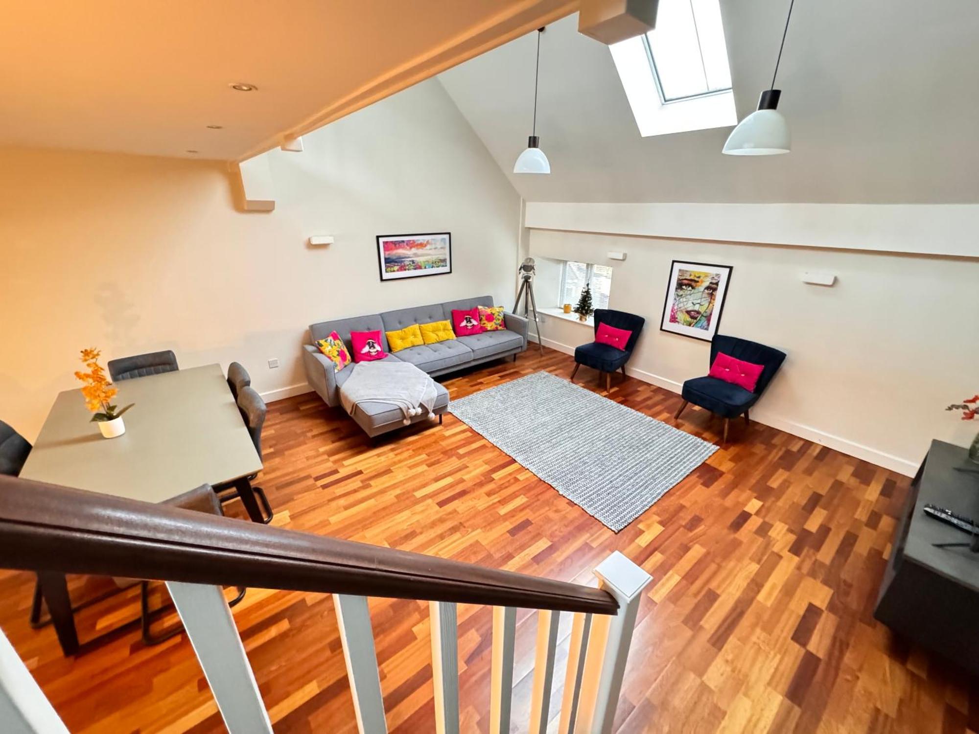 Spacious And Refreshing 3-4 Bed House! *