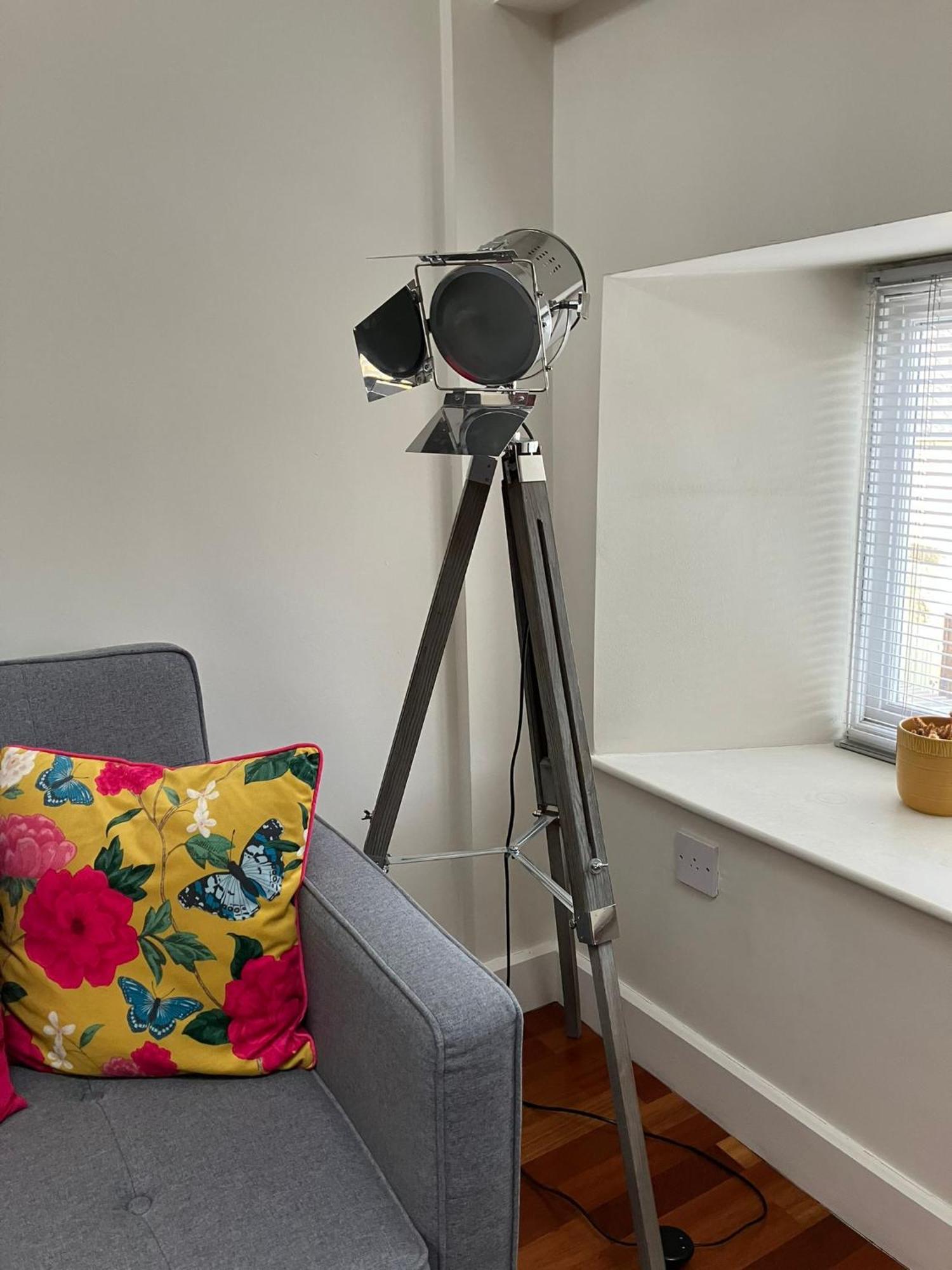 Spacious And Refreshing 3-4 Bed House! * Stamford